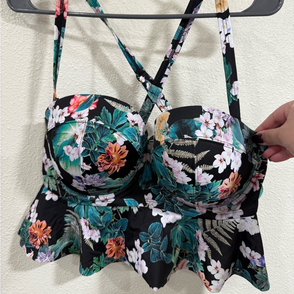 Torrid size 2 swim top